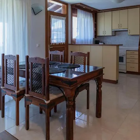 Koukounaraki 2 Apartment Skiathos Town