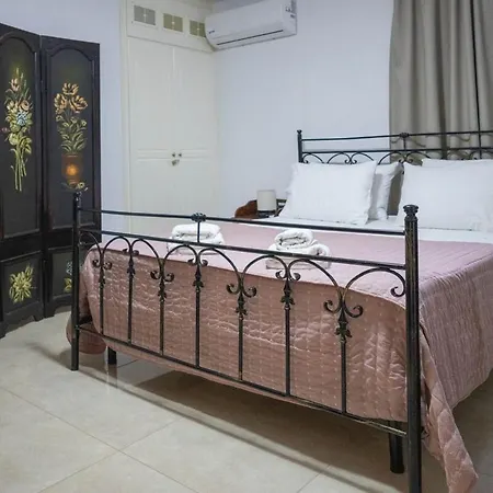 Koukounaraki 2 Skiathos Chora