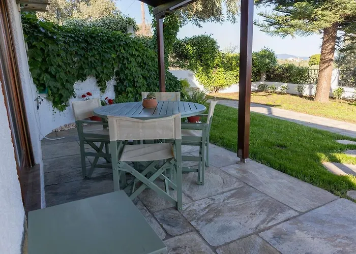 Koukounaraki 2 * Skiathos Town